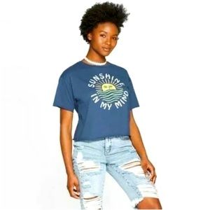 MODERN LUX Cropped Graphic Tshirt